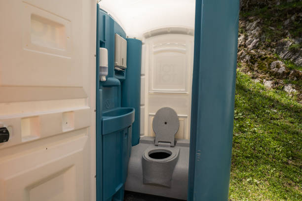 Best Porta potty rental near me  in Flora, AL